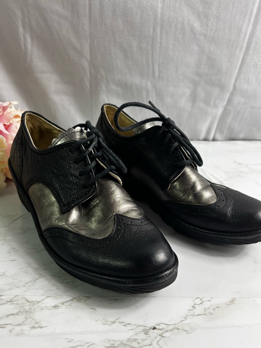 Fly London Palt Wedge Oxford in black and metallic silver colorblock size 37